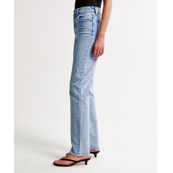 Abercrombie & Fitch- The 90’s Straight Ultra High Rise. - Picture 2 of 5